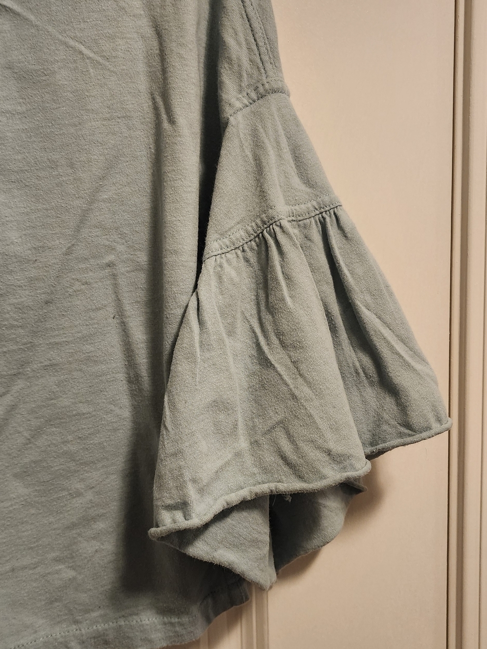 Urban Outfitters Light Gteen Flutter Sleeve Cropped Top Boho Summer Sz S/P - Picture 6 of 6